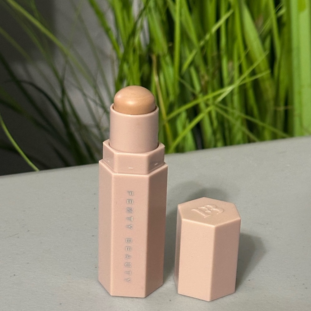 Fenty ‘Soft Amber’ Match Stix Contour Skinstick